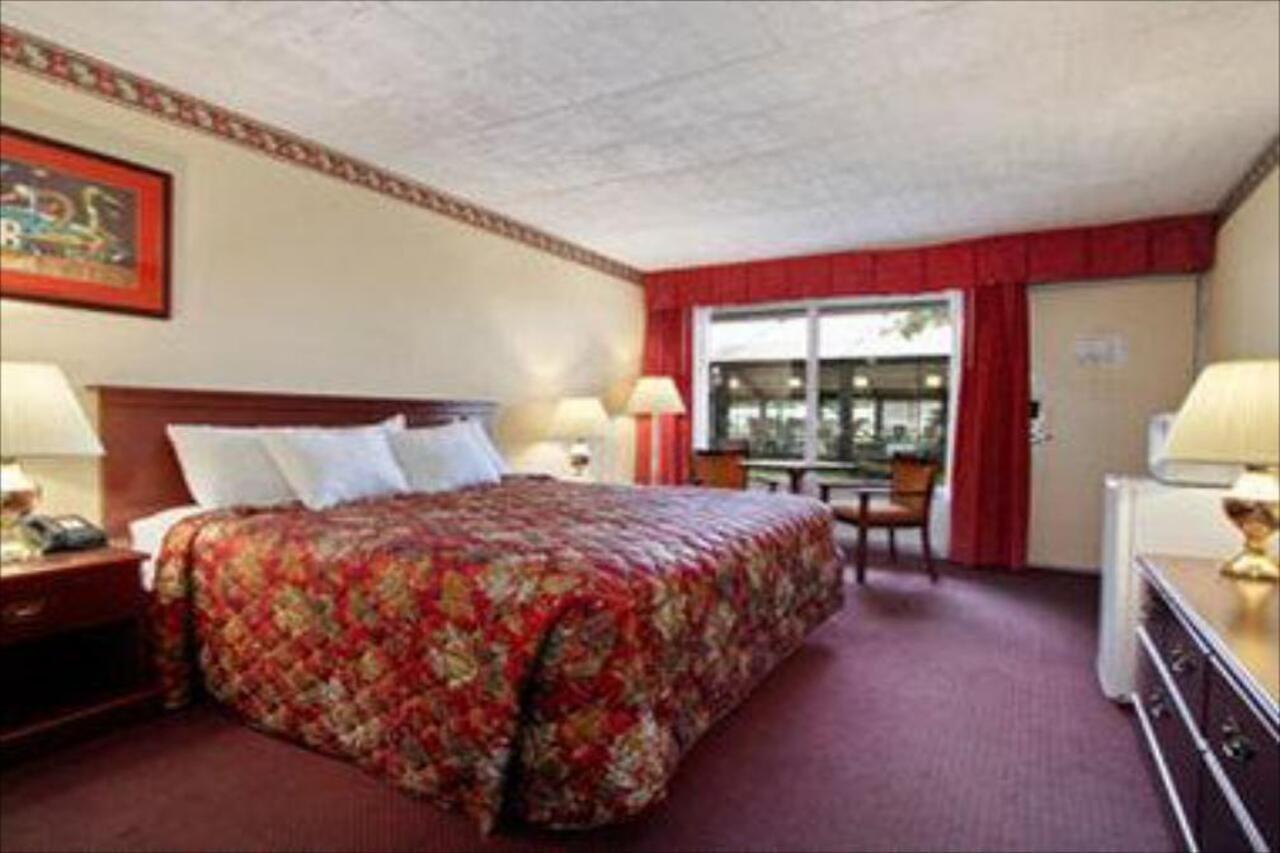 Days Inn East Stroudsburg Dış mekan fotoğraf