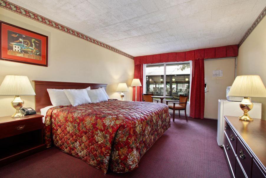 Days Inn East Stroudsburg Oda fotoğraf